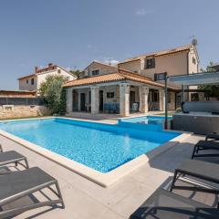Villa Manu