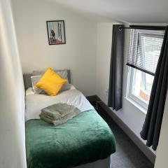 Saunders Lodge 4bedroom house sleeps up to 6