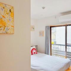 Asakusa Hanichi 202 Queen Bed Room, 4 min walk to Asakusa Temple, direct subway access to Narita and Haneda Airport