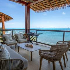 4BR Luxe Apartment With Panoramic Views