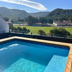 Central Town Duplex with Pool, BBQ & Mountain View