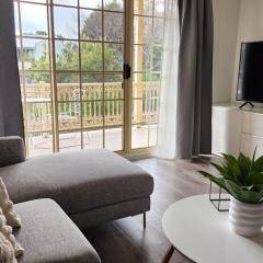 Contemporary 2BR Apt w Free Parking - Hosted by Canstay