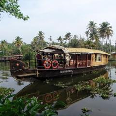 One Bed Room Houseboat