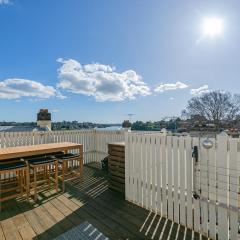 Waterfront Stylish & Charming City Retreat