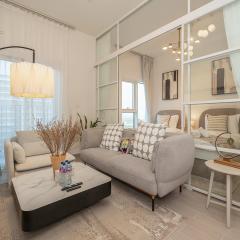 Elegant 2-Bed Apartment with Golf Views at Dubai Hills 219GV-2