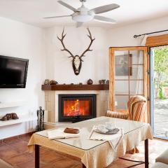 Casa El Pilar con chimenea, jardín y parking privado