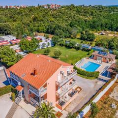 Banjole Fun & Family Stay