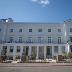 The Cheltenham Suites - Elegant 1 Bed Apartment