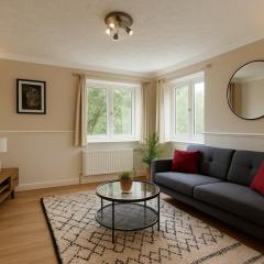 1BR Edinburgh Stay with Free Parking Sleeps 4