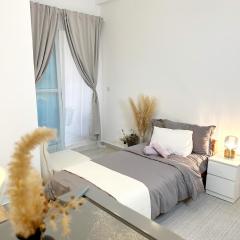 ! Lady only Cozy Designer City Centre Studio