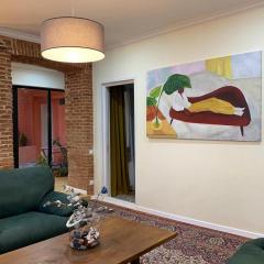 Wooden Style 2BD Charming Stay Prime Old Tbilisi