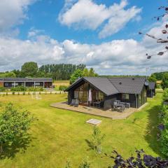 8 person holiday home in Ebeltoft-By Traum