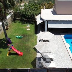 Villa Campos- Less than 5-Min Walk to Kalivaki Beach