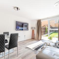 Pass the Keys 2 Bedroom House Free Parking Near Charlton Stn