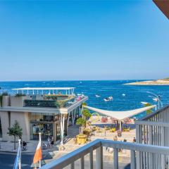 Seafront Home opposite beach with WiFi & AC in Qawra by 360 Estates