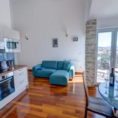 Luxurious Villa in Murter with Pool