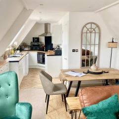 Central Tenby Flat - Dog Friendly Sleeps 8