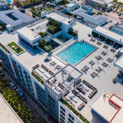 Condo with 1 Bedroom Terrace and Hot Tub