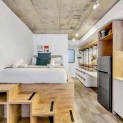 Stylish studio with Pool Access