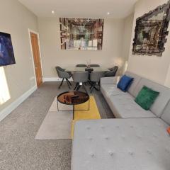 Garland Lovely And Spacious 3 Bedroom Flat London