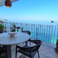 Studio on the beach and beautiful sea view