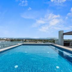 Marina view and 3 min from beach