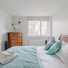 Stunning 3 Bedroom House with Garden in Battersea