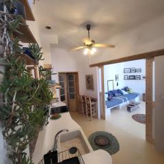 Manolia House