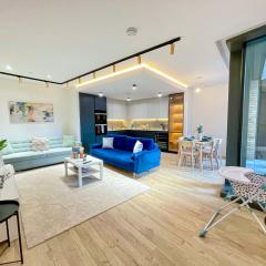 Disc Monthly Rate - Modern 2-Bed Clerkenwell Flat with Private Balcony near Farringdon, Shoreditch, Hoxton