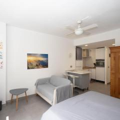 Cozy Loft & Seaside Views- 1 min Las Canteras