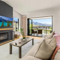 Queenstown Forest Lodge 4BR Retreat with Views Spa Pool coming Nov