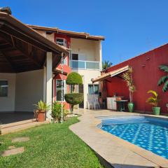 Relaxe num sobrado com piscina