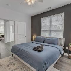 Upscale King 3BR Suite Mins to Downtown Raleigh
