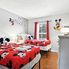 Family Getaway Near Clubhouse and Community Pool 5 miles from Disney