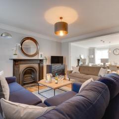 The Upper Crust Apartment