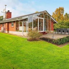 Tranquil Retreat in Hejlsminde-By Traum