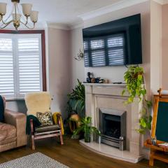 Cosy Home w Stylish Interior – PassTheKeys