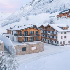 Die Sabine & dein Hotel in Galtür