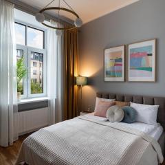 Stylish Studio Gateway I Queen Bed & Relaxing