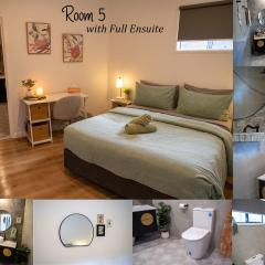 Hot Tub, Ice Bath, Gym, Sauna, Pool Table Coorparoo Haven