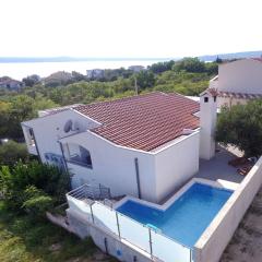 Modern Apartment with Private Pool in Maslenica