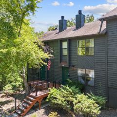 Dollywood Retreat Stylish Townhouse with Pool