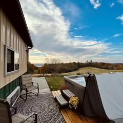 Barn On The Ridge - HOT TUB - Sleeps 6