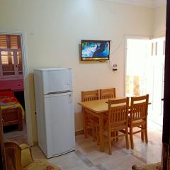 شقة مفروشة للايجار فى راس البر سادس مطل من البحر