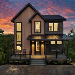 Modern Luxury in the Smokies w Hot Tub