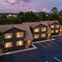 Townhome close to the Parkway - Location & Comfort