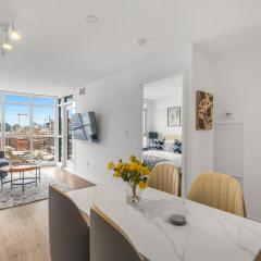 Condo Downtown Toronto with free parking