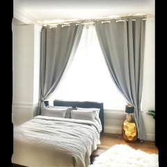 PICCADILLY Private room and bathroom