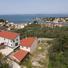 Apartments with parking space Lukoran, Ugljan - 24366