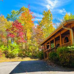 Perfectlocation,PerfectviewsforTwo,Indoor Jacuzzi,hottub,FreeticketstoDollywood,Anakeesta,&More